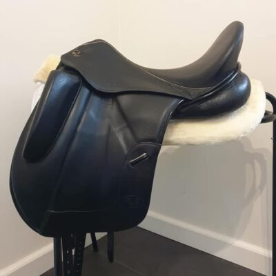 SELLE DE DRESSAGE HENNIG MFT